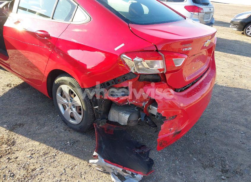 Photo 6 of 2017 Chevrolet Cruze LS AUTO (VIN 1G1BC5SM1H7129132)