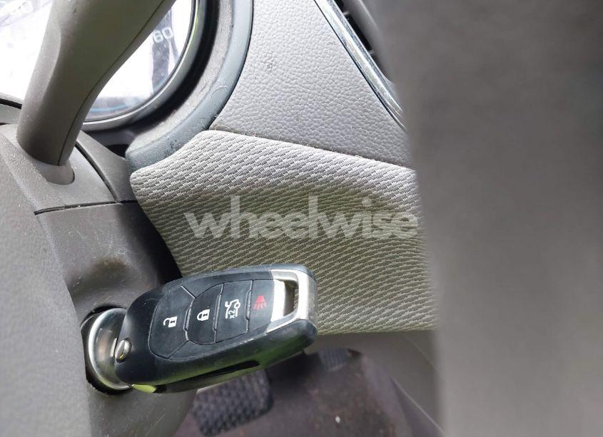 Photo 11 of 2017 Chevrolet Cruze LS AUTO (VIN 1G1BC5SM1H7171574)