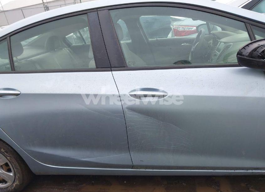 Photo 13 of 2017 Chevrolet Cruze LS AUTO (VIN 1G1BC5SM1H7171574)