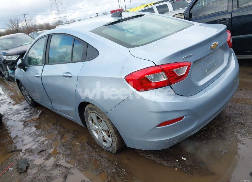 Photo 3 of 2017 Chevrolet Cruze LS AUTO (VIN 1G1BC5SM1H7171574)