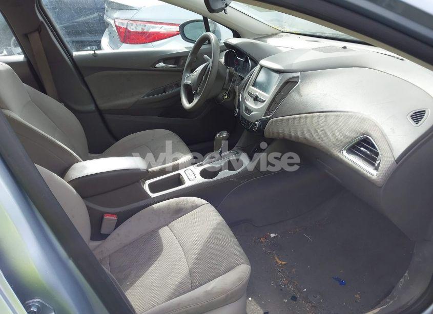 Photo 5 of 2017 Chevrolet Cruze LS AUTO (VIN 1G1BC5SM1H7171574)