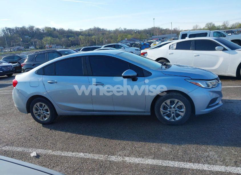 Photo 13 of 2017 Chevrolet Cruze LS AUTO (VIN 1G1BC5SM1H7222457)