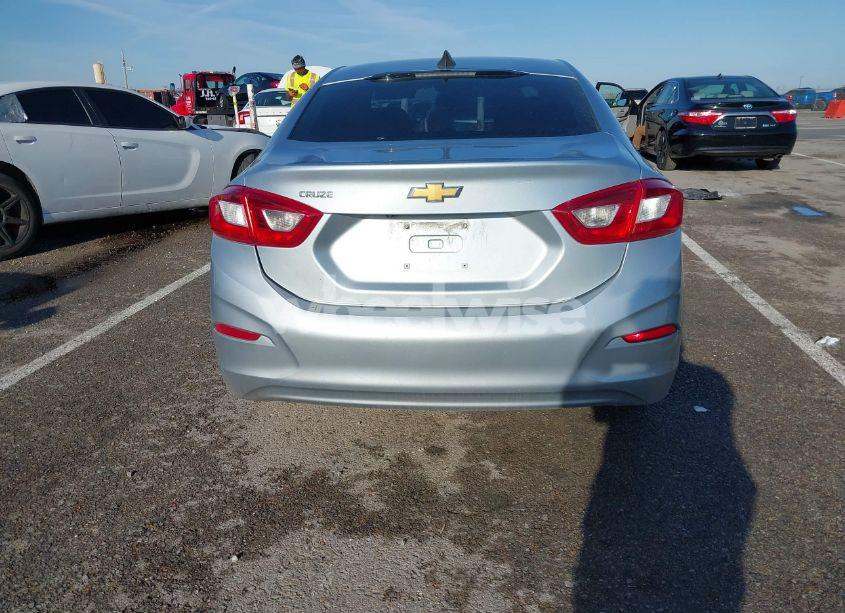 Photo 16 of 2017 Chevrolet Cruze LS AUTO (VIN 1G1BC5SM1H7222457)