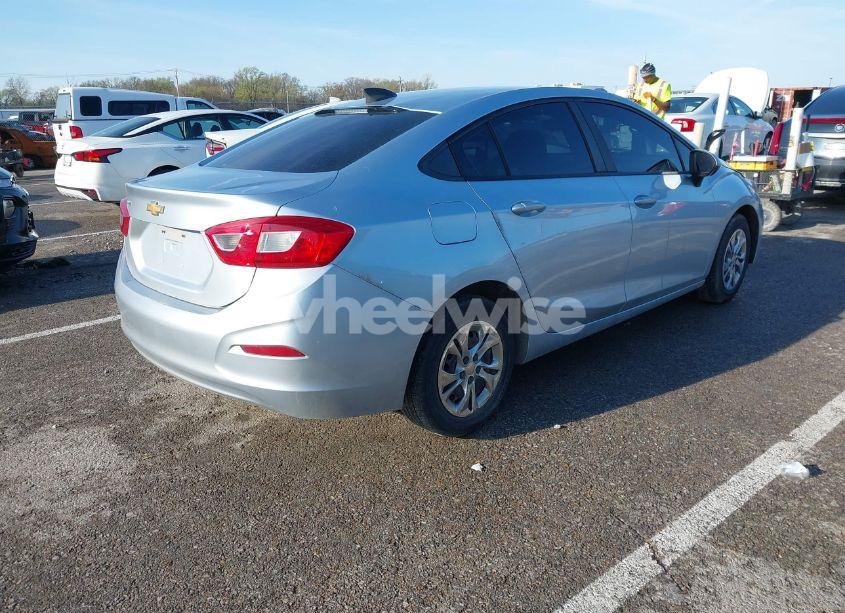 Photo 4 of 2017 Chevrolet Cruze LS AUTO (VIN 1G1BC5SM1H7222457)