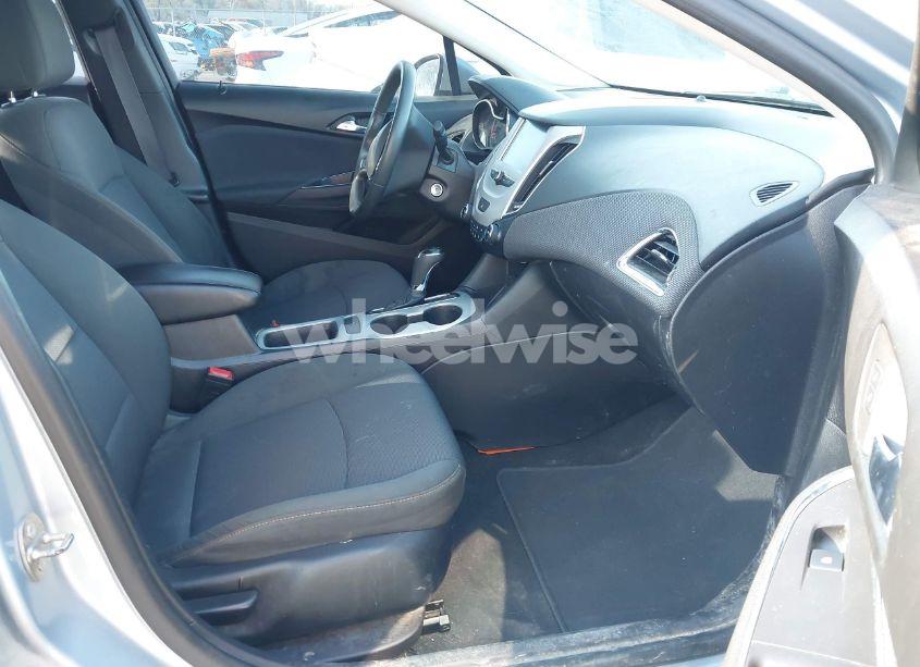 Photo 5 of 2017 Chevrolet Cruze LS AUTO (VIN 1G1BC5SM1H7222457)