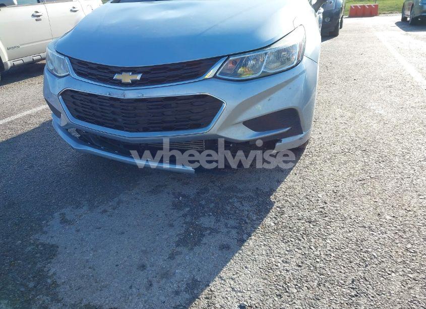 Photo 6 of 2017 Chevrolet Cruze LS AUTO (VIN 1G1BC5SM1H7222457)