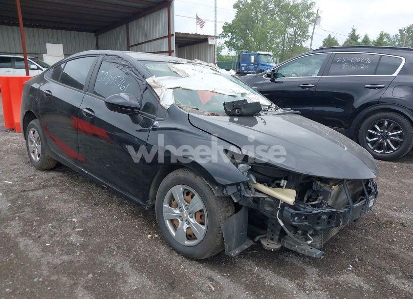 2017 Chevrolet Cruze LS AUTO (VIN 1G1BC5SM1H7226606) main photo