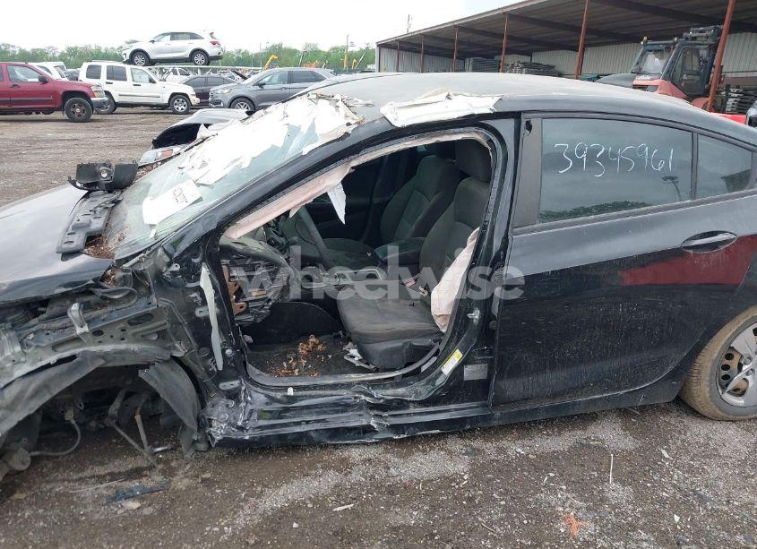 Photo 13 of 2017 Chevrolet Cruze LS AUTO (VIN 1G1BC5SM1H7226606)