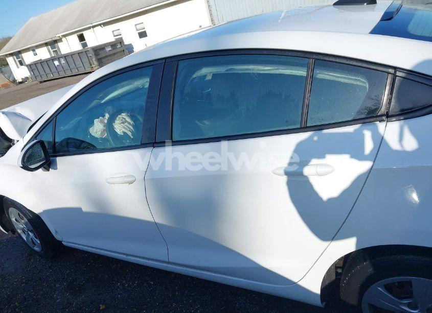 Photo 13 of 2017 Chevrolet Cruze LS AUTO (VIN 1G1BC5SM1H7252008)