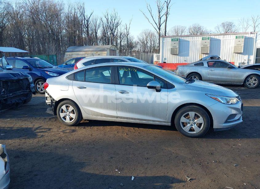 Photo 14 of 2017 Chevrolet Cruze LS AUTO (VIN 1G1BC5SM1H7273294)
