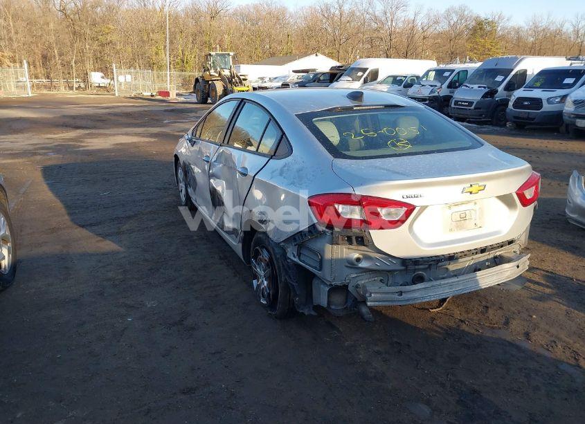 Photo 3 of 2017 Chevrolet Cruze LS AUTO (VIN 1G1BC5SM1H7273294)
