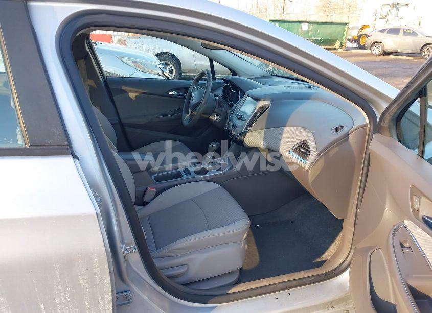 Photo 5 of 2017 Chevrolet Cruze LS AUTO (VIN 1G1BC5SM1H7273294)