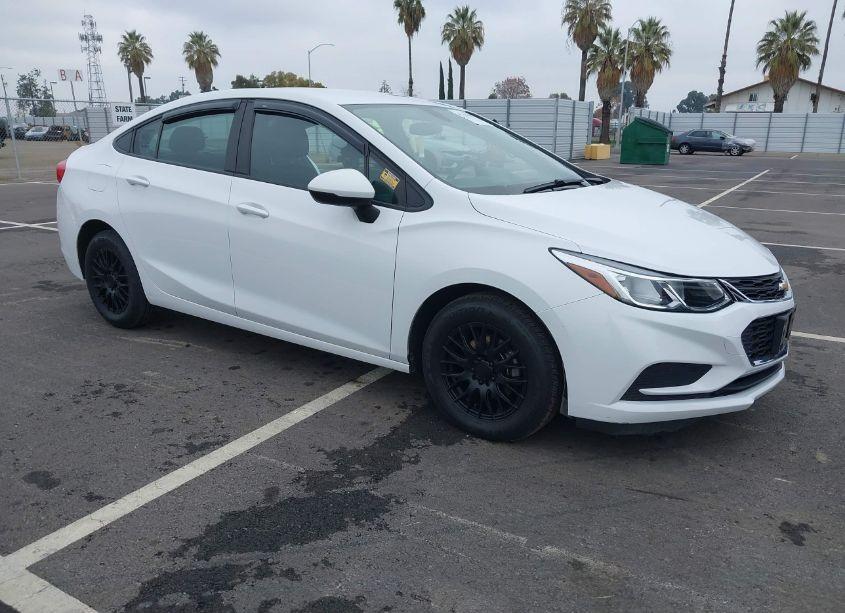 2018 Chevrolet Cruze LS AUTO (VIN 1G1BC5SM1J7121926) main photo