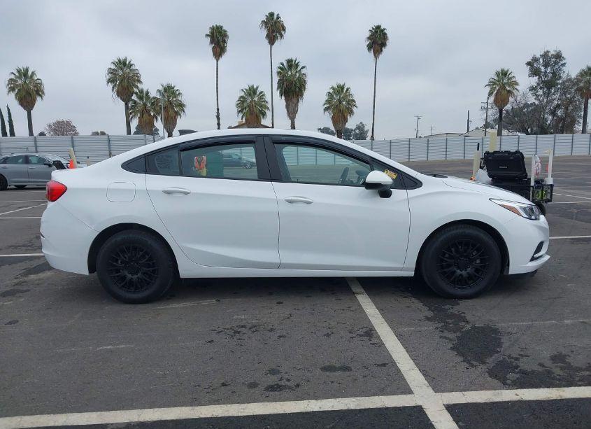 Photo 14 of 2018 Chevrolet Cruze LS AUTO (VIN 1G1BC5SM1J7121926)