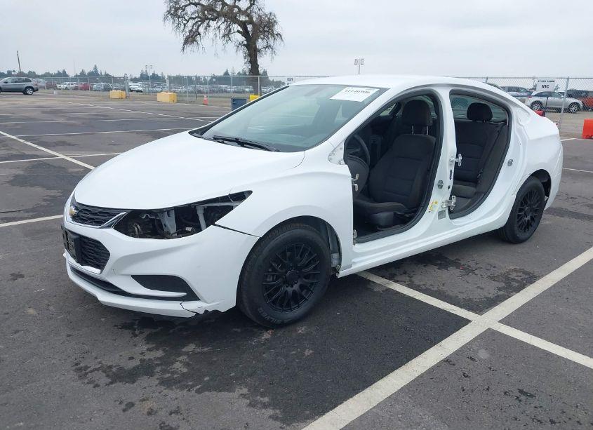 Photo 2 of 2018 Chevrolet Cruze LS AUTO (VIN 1G1BC5SM1J7121926)