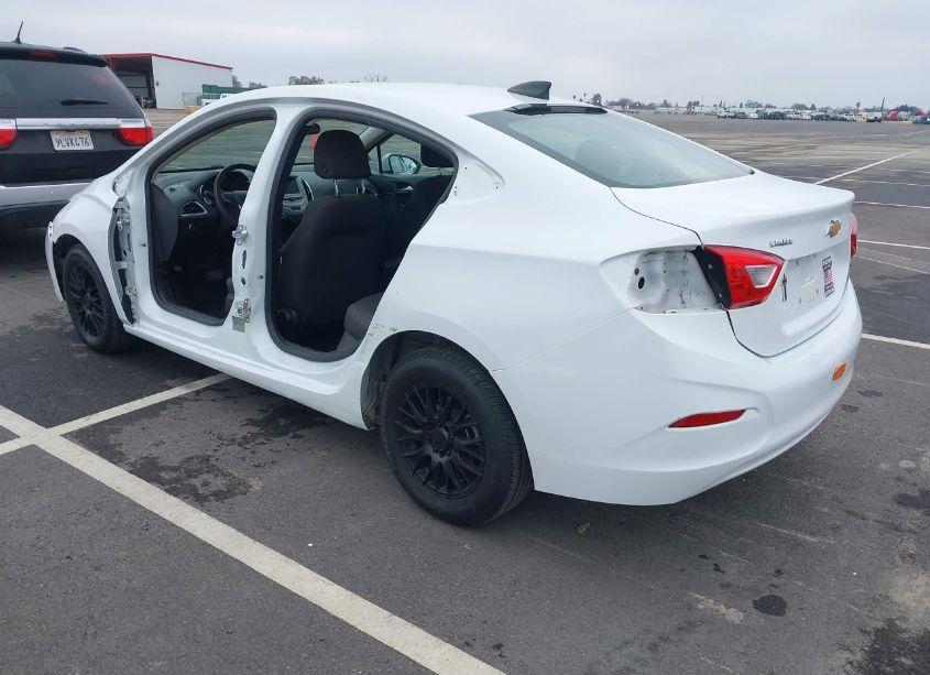 Photo 3 of 2018 Chevrolet Cruze LS AUTO (VIN 1G1BC5SM1J7121926)