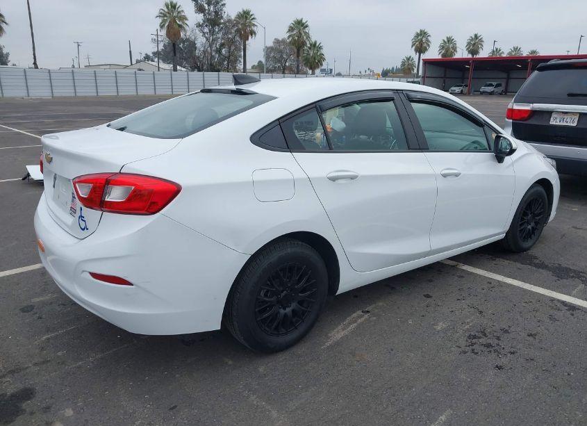 Photo 4 of 2018 Chevrolet Cruze LS AUTO (VIN 1G1BC5SM1J7121926)