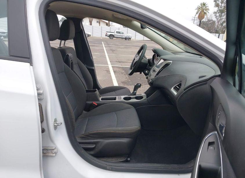 Photo 5 of 2018 Chevrolet Cruze LS AUTO (VIN 1G1BC5SM1J7121926)