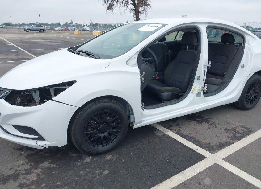 Photo 6 of 2018 Chevrolet Cruze LS AUTO (VIN 1G1BC5SM1J7121926)