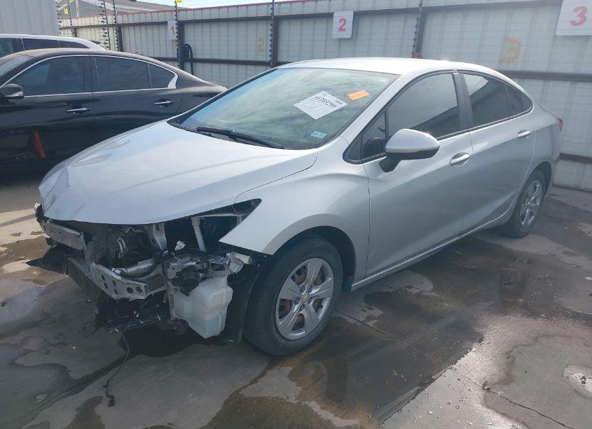 Photo 2 of 2018 Chevrolet Cruze LS AUTO (VIN 1G1BC5SM1J7153310)