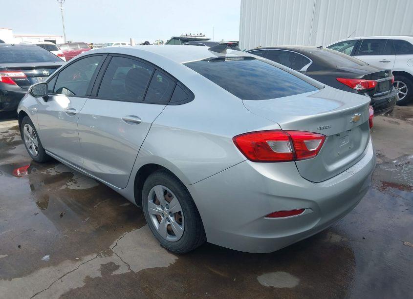 Photo 3 of 2018 Chevrolet Cruze LS AUTO (VIN 1G1BC5SM1J7153310)