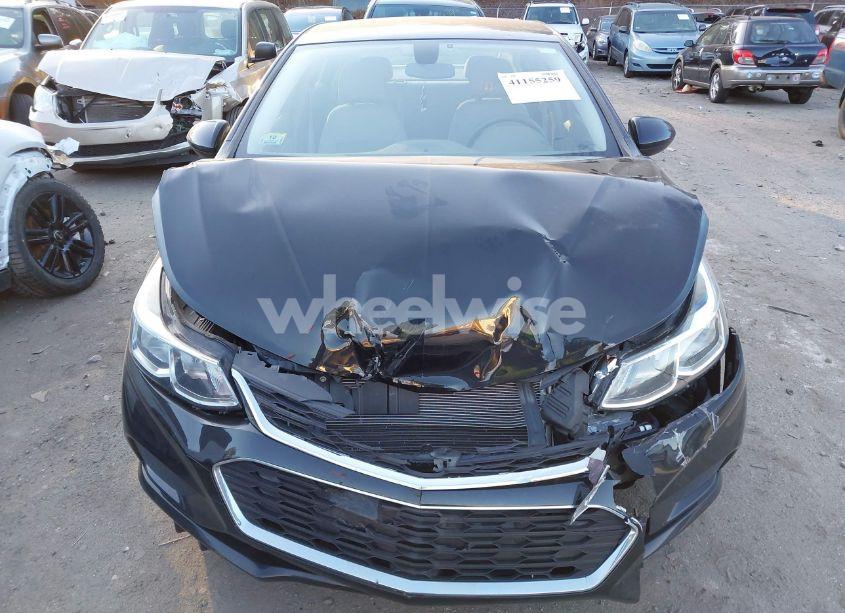 Photo 6 of 2018 Chevrolet Cruze LS AUTO (VIN 1G1BC5SM1J7161617)