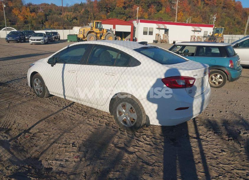 Photo 3 of 2018 Chevrolet Cruze LS AUTO (VIN 1G1BC5SM1J7171189)