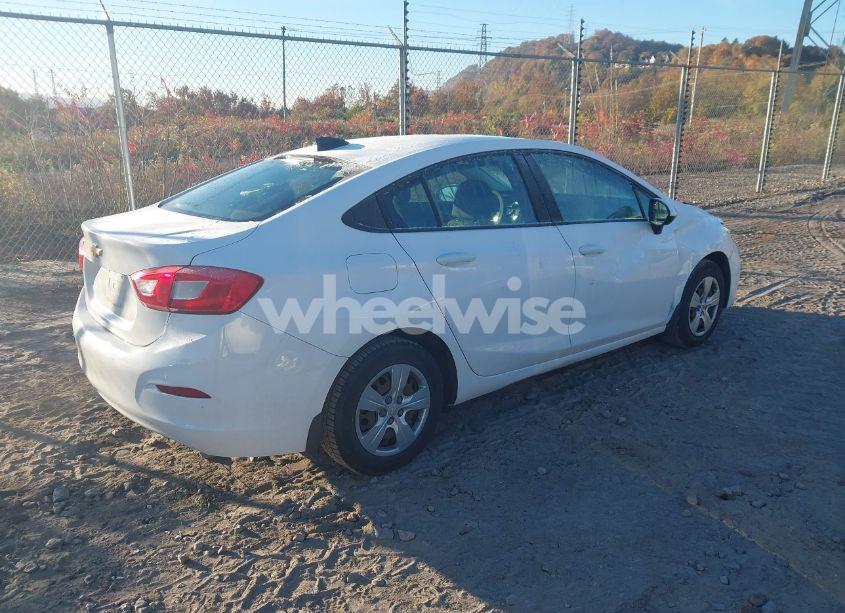Photo 4 of 2018 Chevrolet Cruze LS AUTO (VIN 1G1BC5SM1J7171189)