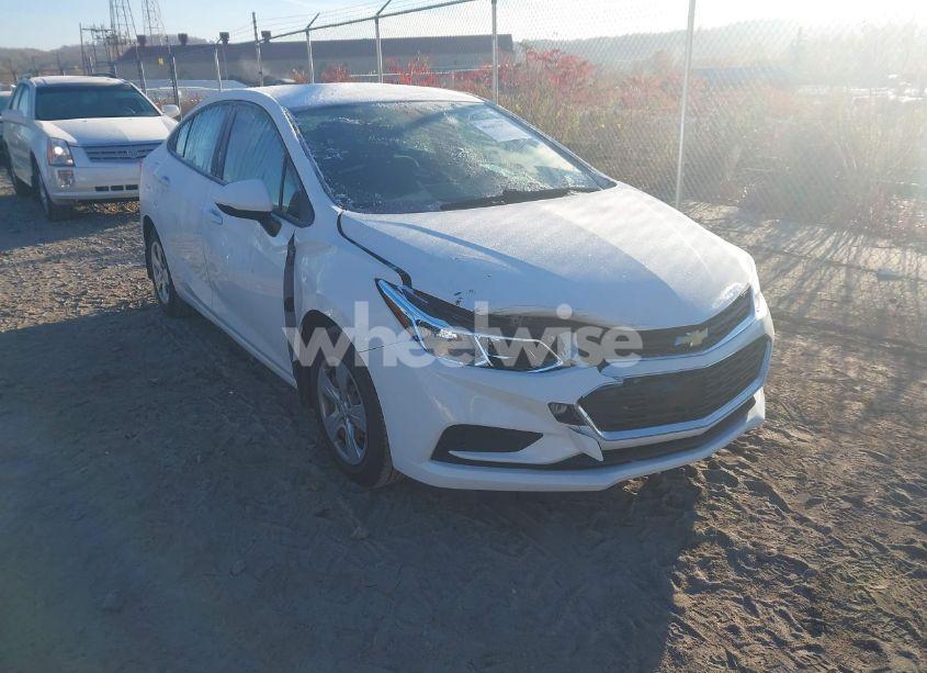 Photo 6 of 2018 Chevrolet Cruze LS AUTO (VIN 1G1BC5SM1J7171189)