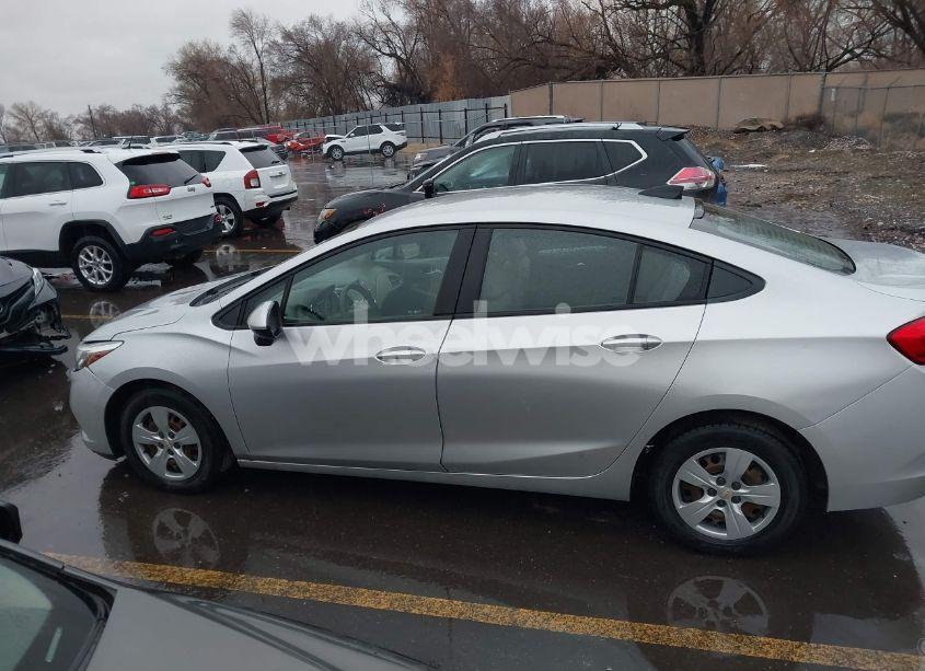 Photo 14 of 2018 Chevrolet Cruze LS AUTO (VIN 1G1BC5SM1J7179762)