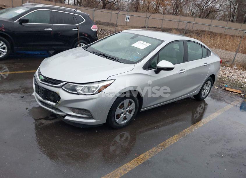 Photo 2 of 2018 Chevrolet Cruze LS AUTO (VIN 1G1BC5SM1J7179762)