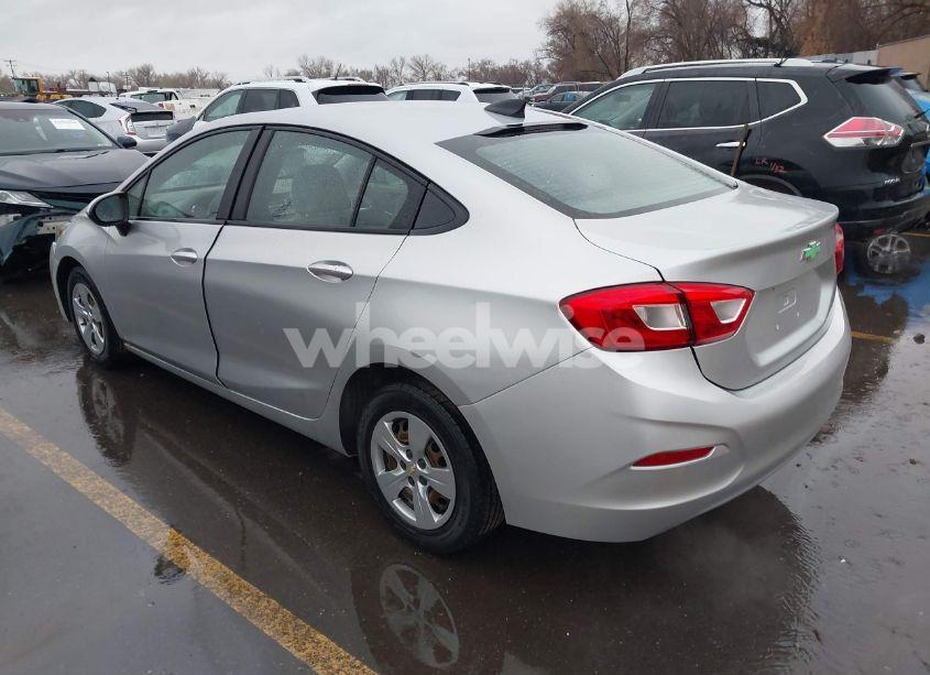 Photo 3 of 2018 Chevrolet Cruze LS AUTO (VIN 1G1BC5SM1J7179762)