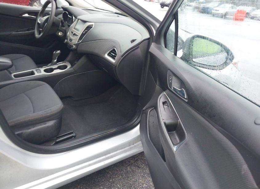 Photo 5 of 2018 Chevrolet Cruze LS AUTO (VIN 1G1BC5SM1J7185416)