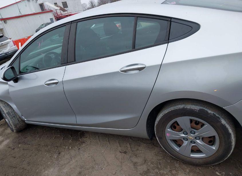 Photo 14 of 2018 Chevrolet Cruze LS AUTO (VIN 1G1BC5SM1J7185433)
