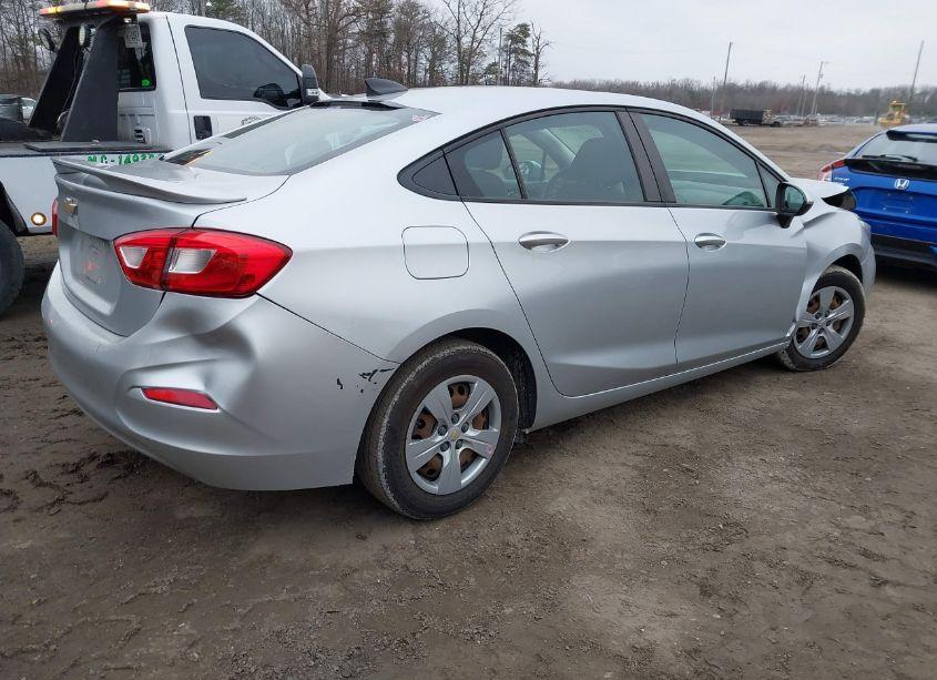 Photo 4 of 2018 Chevrolet Cruze LS AUTO (VIN 1G1BC5SM1J7185433)
