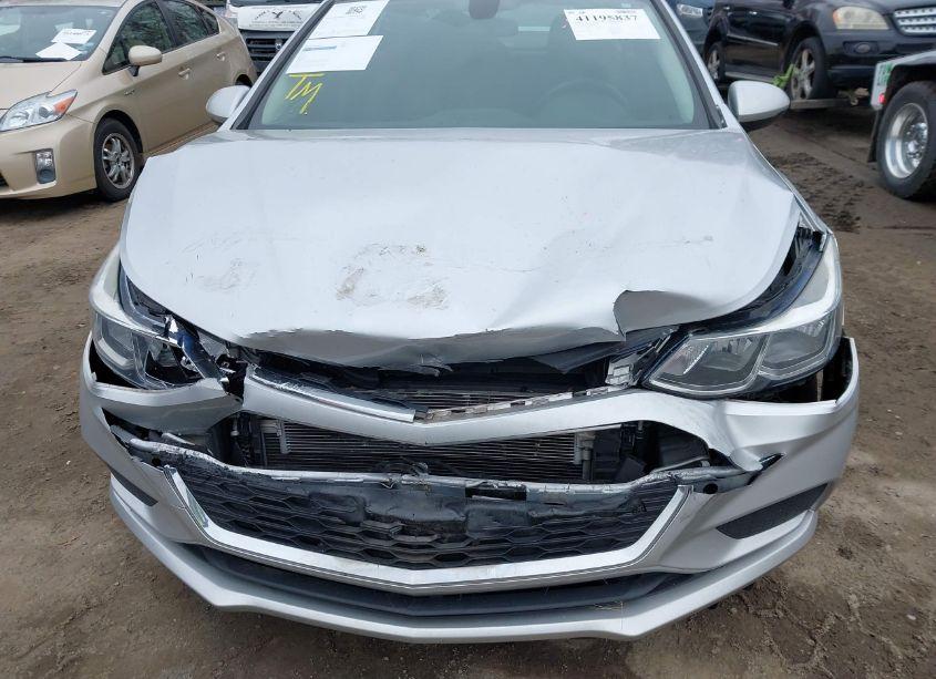 Photo 6 of 2018 Chevrolet Cruze LS AUTO (VIN 1G1BC5SM1J7185433)