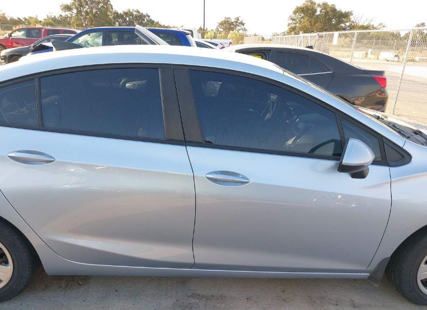 Photo 14 of 2018 Chevrolet Cruze LS AUTO (VIN 1G1BC5SM1J7225493)