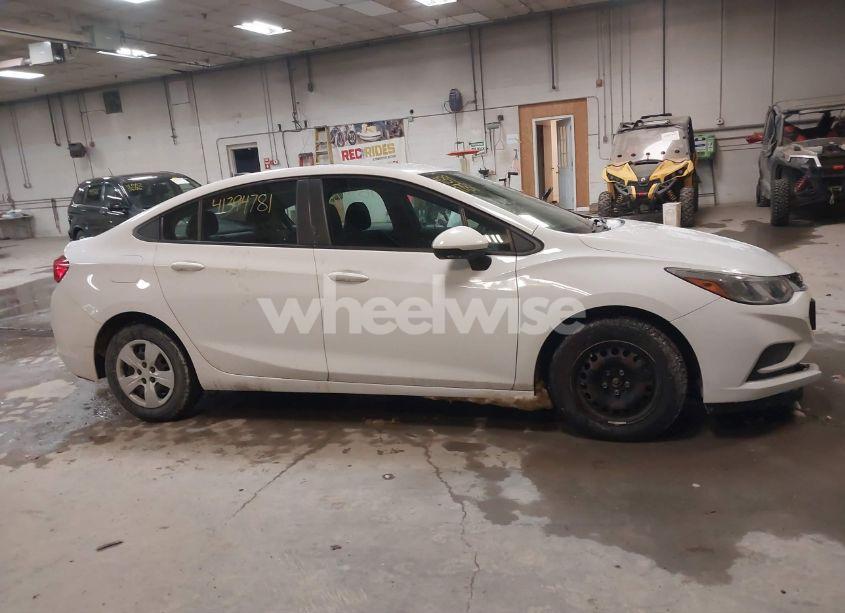 Photo 13 of 2018 Chevrolet Cruze LS AUTO (VIN 1G1BC5SM1J7226708)
