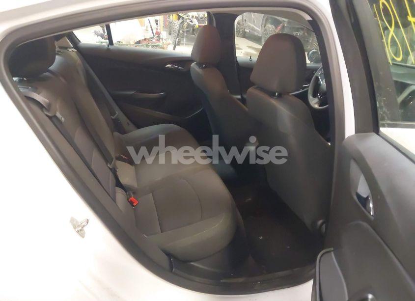 Photo 8 of 2018 Chevrolet Cruze LS AUTO (VIN 1G1BC5SM1J7226708)