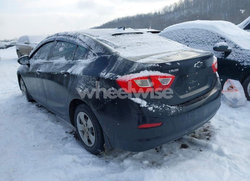 Photo 3 of 2018 Chevrolet Cruze LS AUTO (VIN 1G1BC5SM1J7229334)