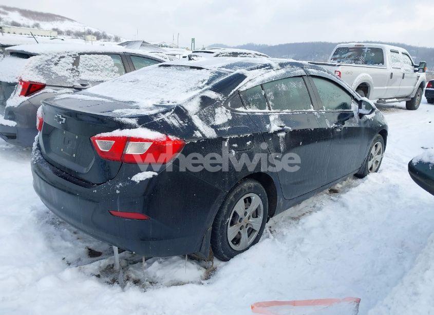 Photo 4 of 2018 Chevrolet Cruze LS AUTO (VIN 1G1BC5SM1J7229334)