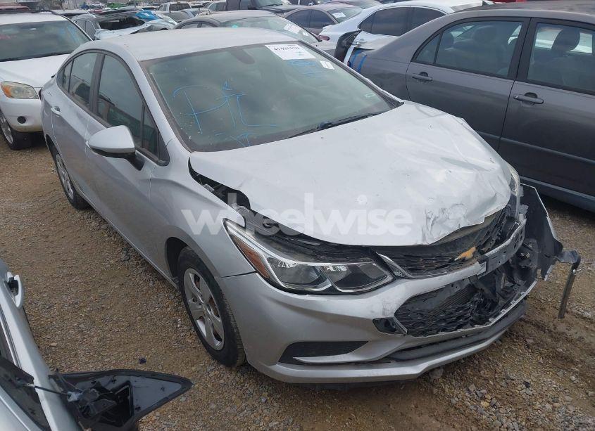 2018 Chevrolet Cruze LS AUTO (VIN 1G1BC5SM1J7240737) main photo