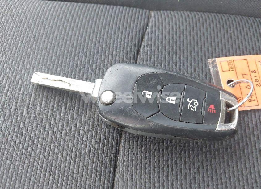 Photo 11 of 2018 Chevrolet Cruze LS AUTO (VIN 1G1BC5SM1J7240737)