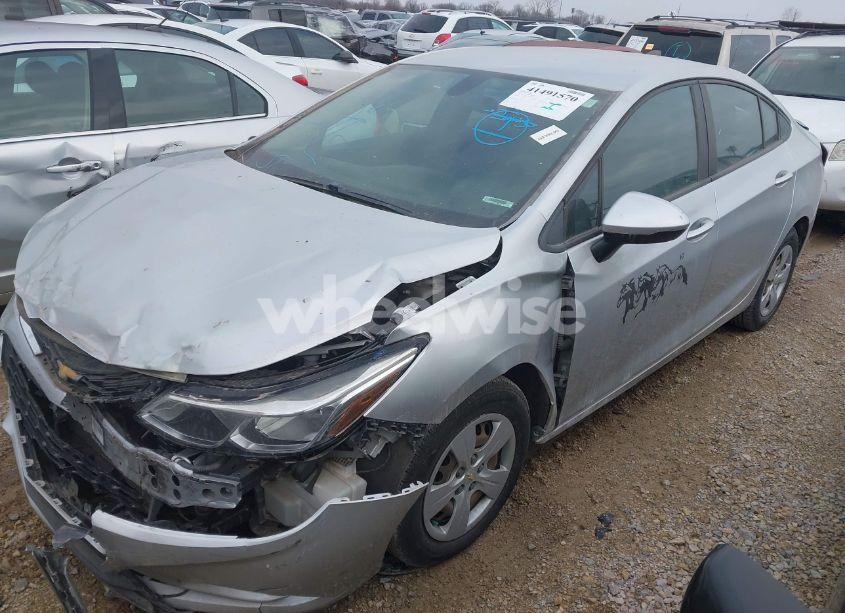 Photo 2 of 2018 Chevrolet Cruze LS AUTO (VIN 1G1BC5SM1J7240737)