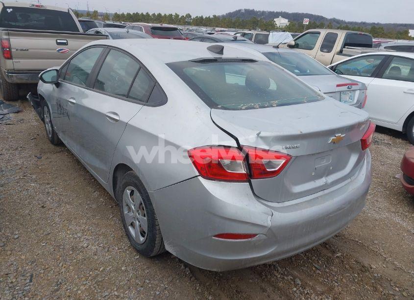 Photo 3 of 2018 Chevrolet Cruze LS AUTO (VIN 1G1BC5SM1J7240737)