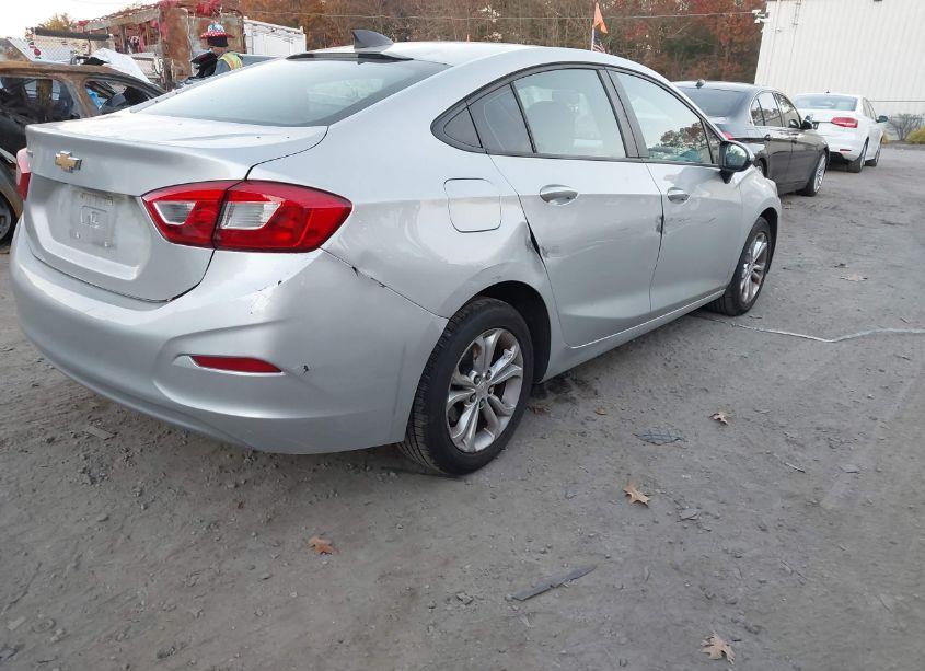 Photo 4 of 2019 Chevrolet Cruze LS (VIN 1G1BC5SM1K7151686)