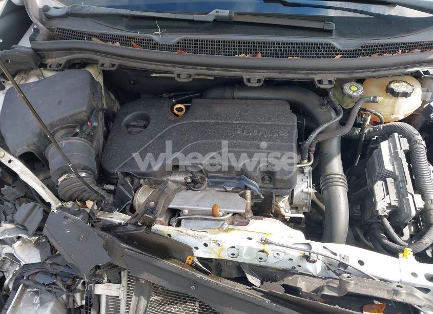 Photo 10 of 2019 Chevrolet Cruze LS (VIN 1G1BC5SM1K7152868)