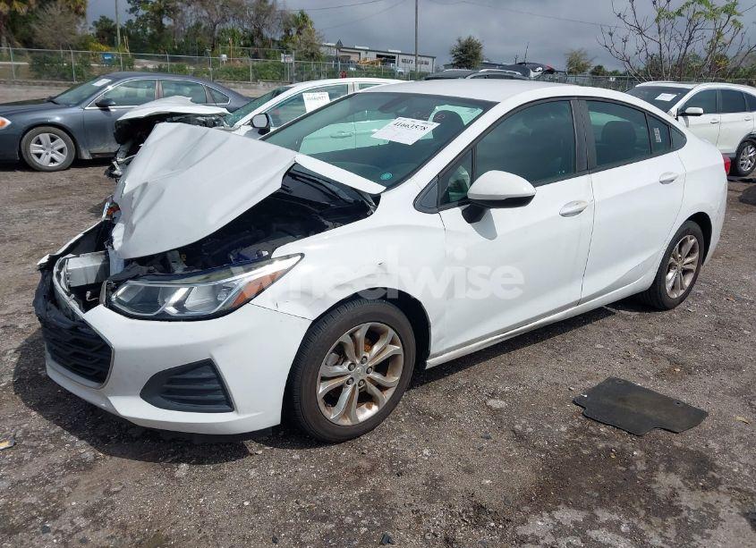 Photo 2 of 2019 Chevrolet Cruze LS (VIN 1G1BC5SM1K7152868)