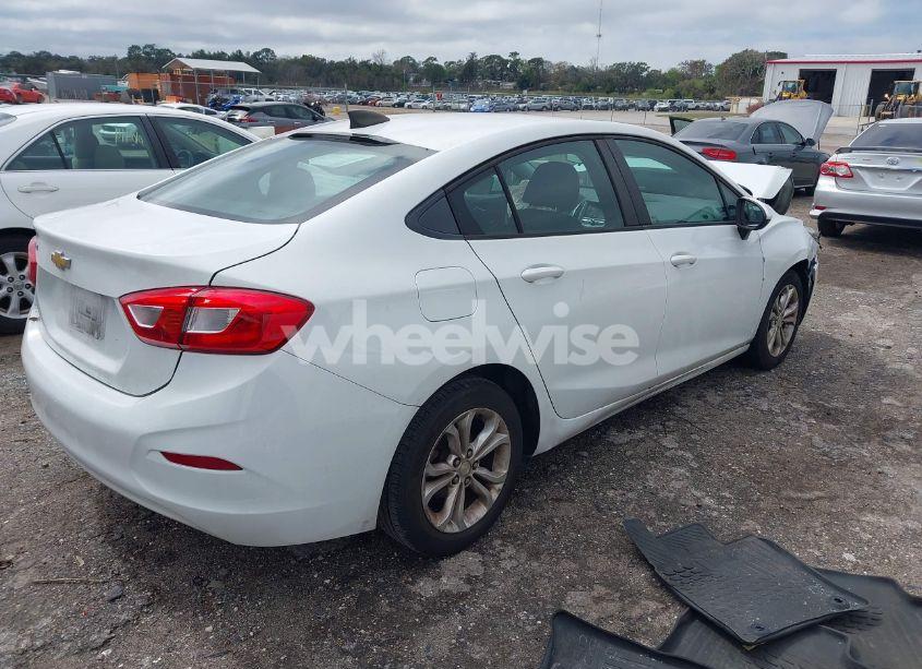 Photo 4 of 2019 Chevrolet Cruze LS (VIN 1G1BC5SM1K7152868)