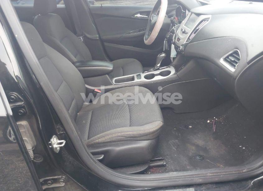 Photo 5 of 2016 Chevrolet Cruze LS AUTO (VIN 1G1BC5SM2G7254820)